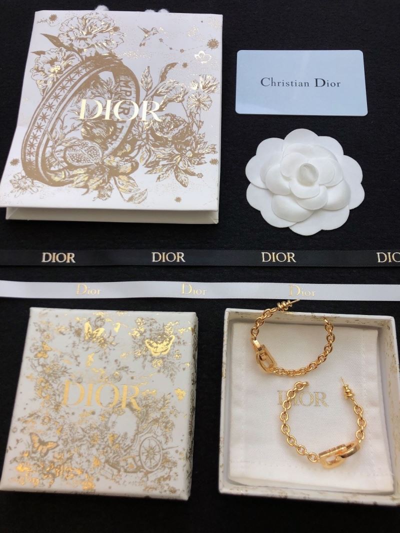 chr1st1an D10r earrings